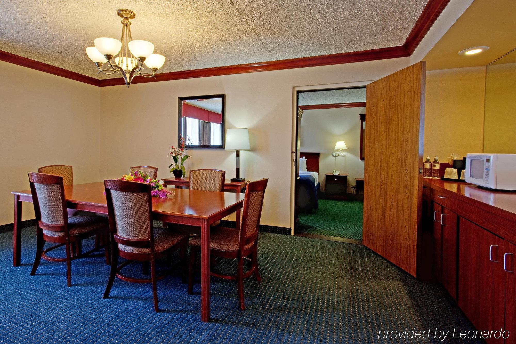 Holiday Inn La Mirada Buena Park By Ihg Habitación foto
